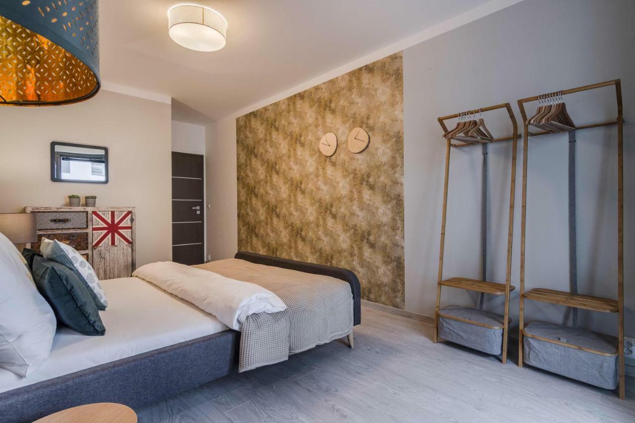 Luxury Parking By Michal&friends Apartamento *