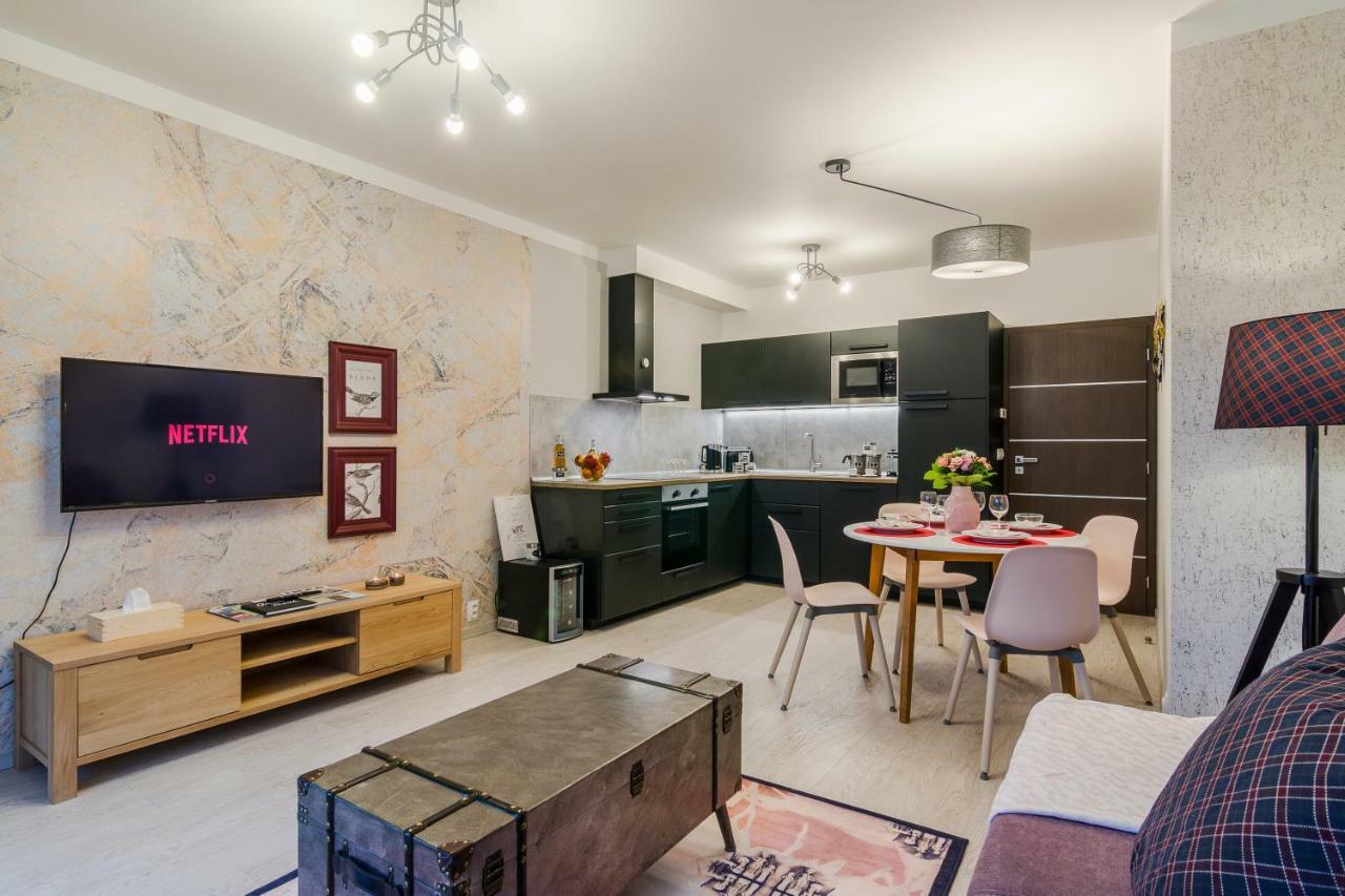 Luxury Parking By Michal&friends Apartamento *